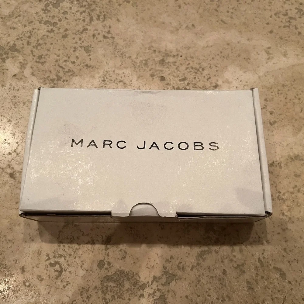 New Marc Jacobs Black Leather Wallet with Silver Hardware - Picture 9 of 9
